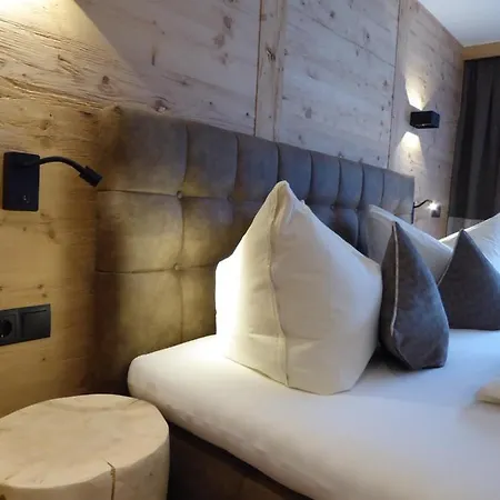 Hotell Maroi Wald am Arlberg