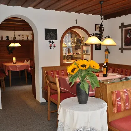Hotel Maroi *